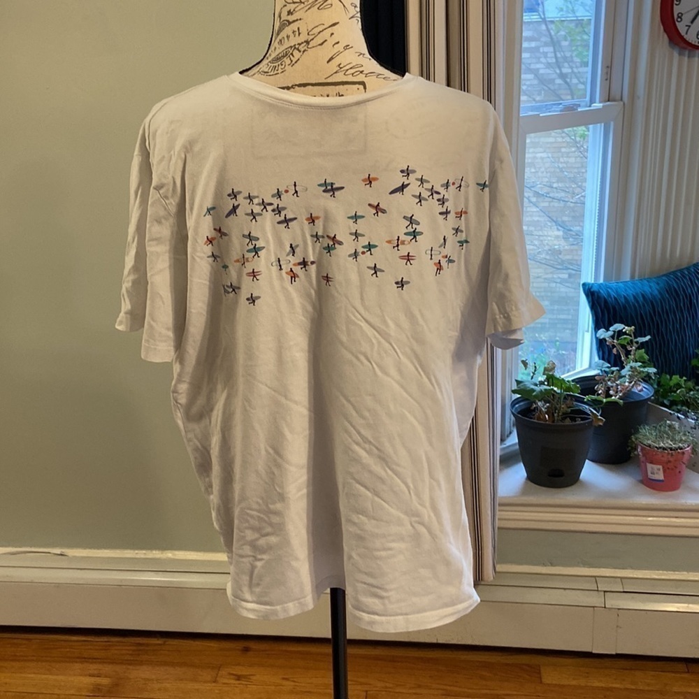 Graphic t-shirt surfers mango man